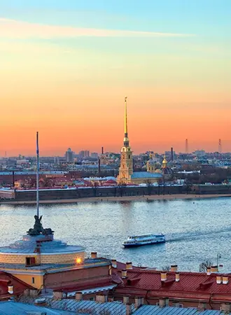 Адмиралтейство в Санкт-Петербурге вид с Невы