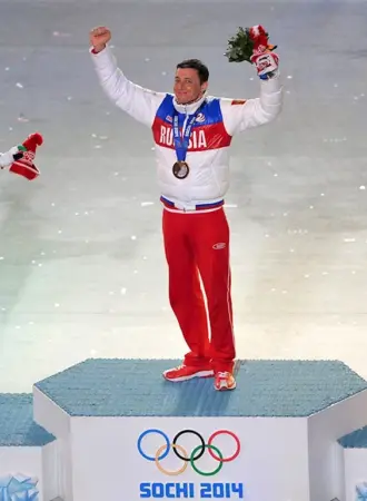 Александр Легков Сочи 2014 с медалью