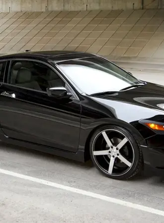 Черная Honda Accord Coupe