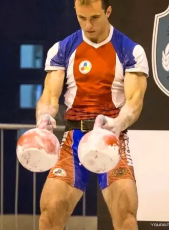 Денис Васильев гиревик