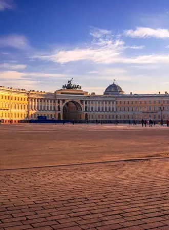 Дворцовая площадь в Санкт-Петербурге