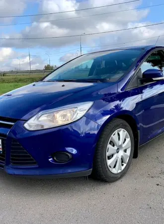Ford Focus 2014 седан синий