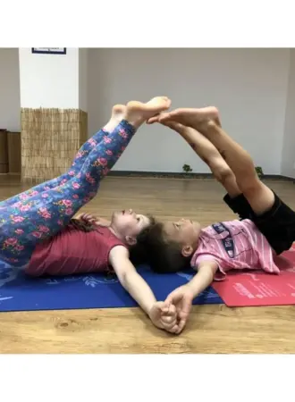 Йога для 2 детей
