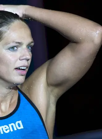 Юлия Ефремова пловец