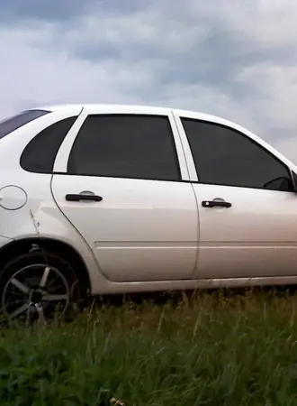 Лада Калина белый седан 2009