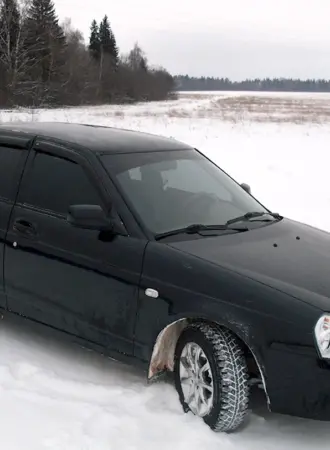 Lada Priora хэтчбек черная