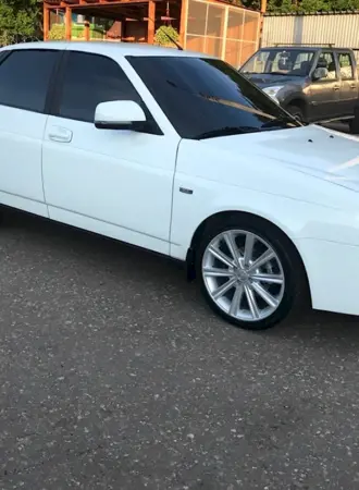 Лада Приора седан White Edition
