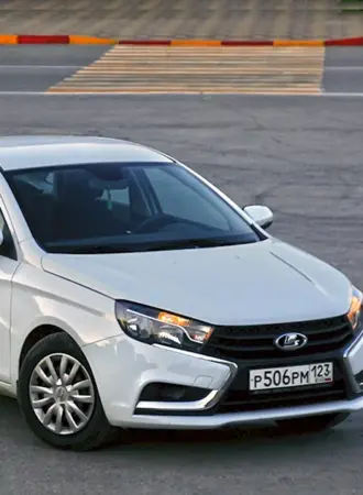 Lada Vesta белая