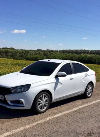 Лада Веста седан белая
