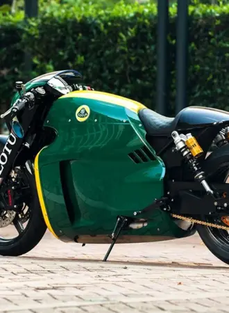 Lotus c-01