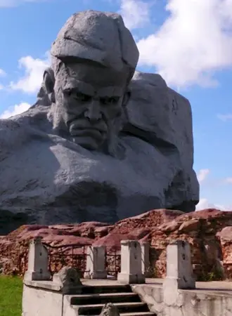 Монумент мужество в Брестской крепости город