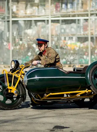 Moto Guzzi mototriciclo
