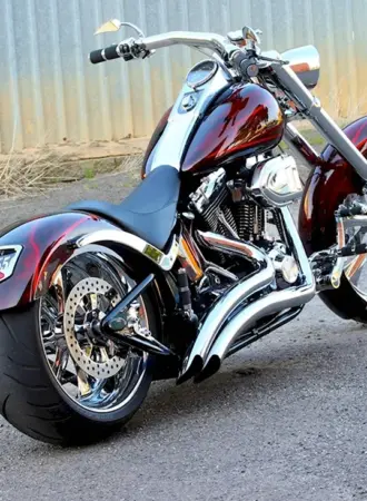 Мотоцикл Harley Davidson чоппер