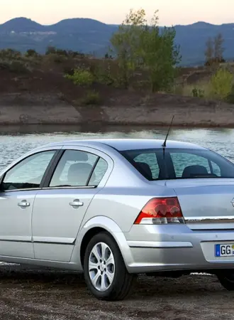 Opel Astra h sedan