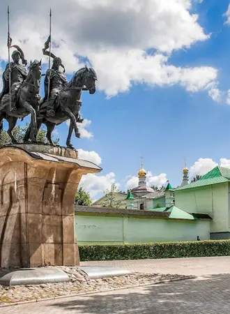 Памятник Борису и Глебу в Дмитрове