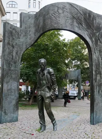 Памятники улица старый Арбат