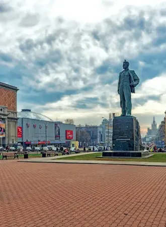 Площадь Маяковского в Москве