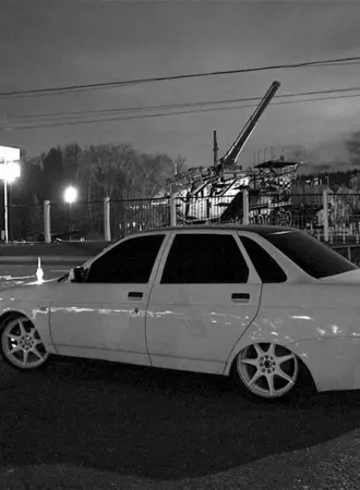 Приора заниженная тонированная белая