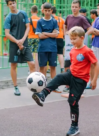 Спортивные игры во дворе