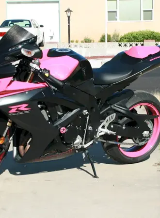 Suzuki GSX R 600 черно розовый