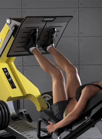 Technogym тренажеры жим ногами