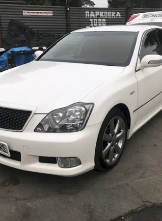 Toyota Crown s180 белый