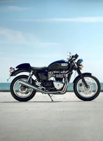 Triumph Bonneville три метра над уровнем
