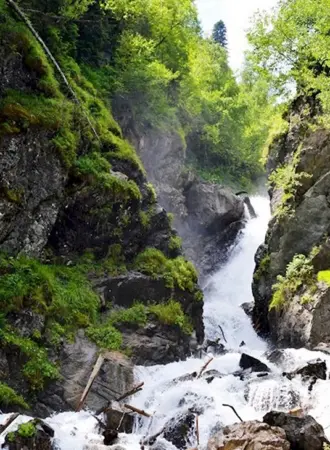 Водопад на реке белой Архыз
