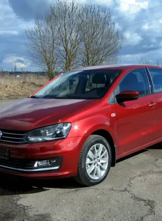 Volkswagen Polo 2021 красный