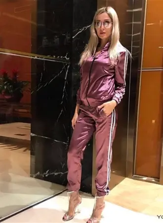 Атласный костюм женский
