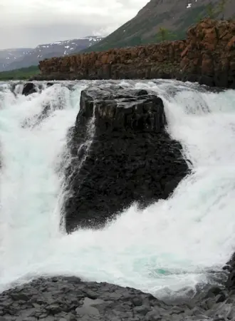 Большой Иркиндинский водопад плато Путорана