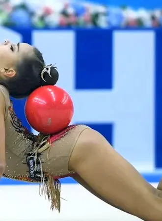 Дина Аверина мяч 2020