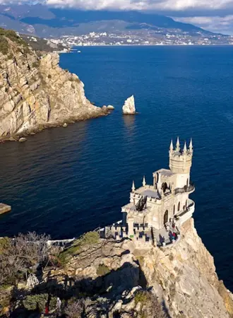 Ласточкино гнездо в Крыму вид сверху
