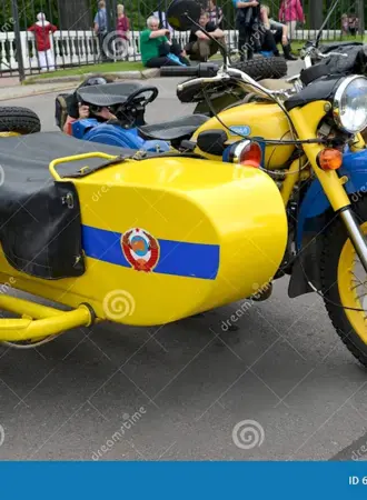 Милицейский Урал с коляской м62