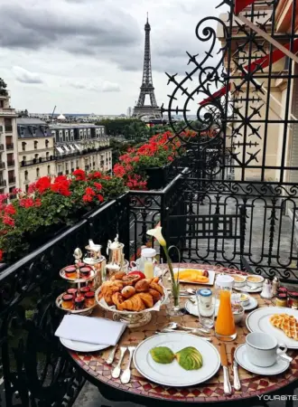 Отель Plaza Athenee Париж завтрак