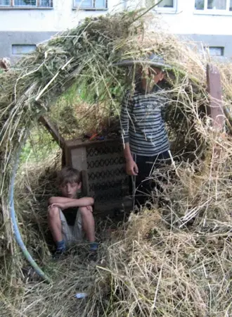 Шалаш из веток для детей