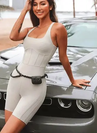 Спортивный комбез корсетный