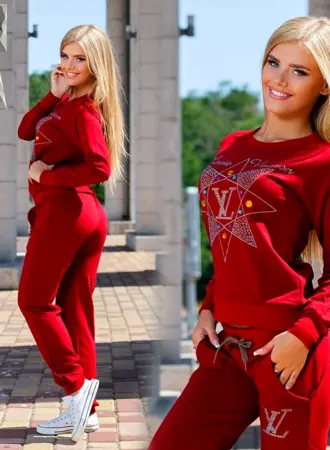 Спортивный костюм