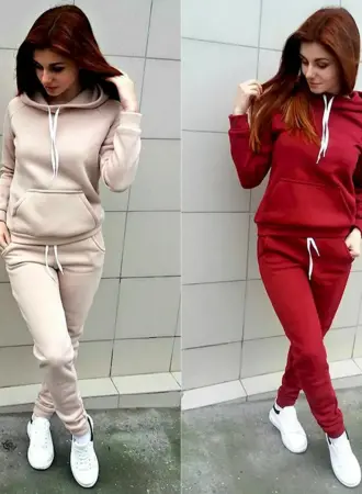 Спортивный костюм женский