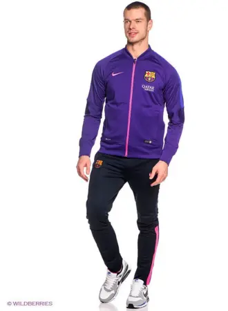 Валдбериес костюм FCB